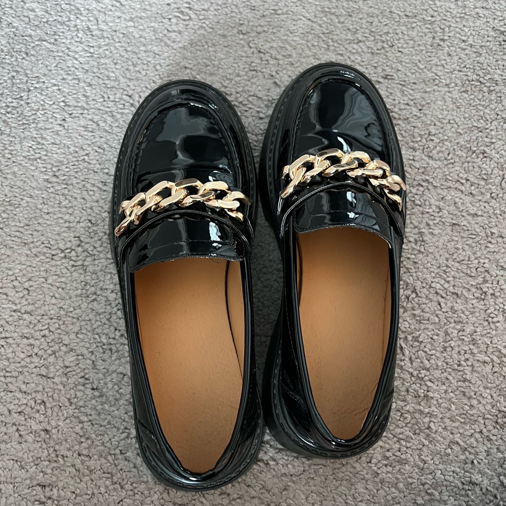 Chain Decor Slip On Loafers - Picture 4 of 6